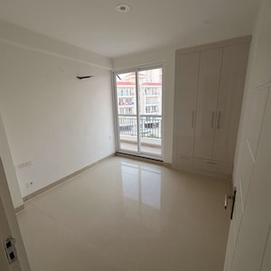 Room in 3 BHK Apartment at Maxxus Elanza, Nagla Road – for Rent