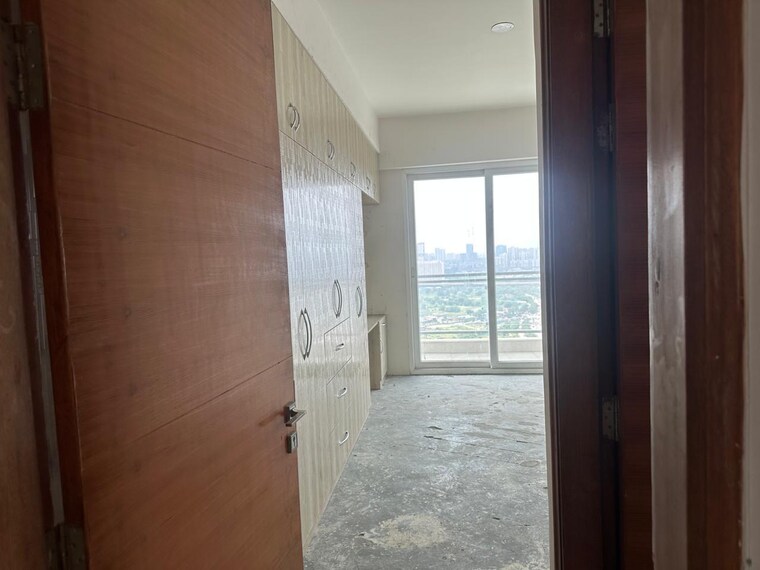 Room, mahagun-mezzaria 4 Bedroom 4425 Sq.Ft. Apartment In Sector 78 Noida 9501286