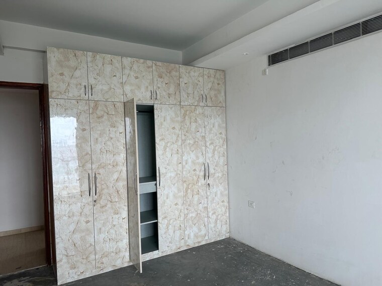 Room, mahagun-mezzaria 4 Bedroom 4425 Sq.Ft. Apartment In Sector 78 Noida 9501286