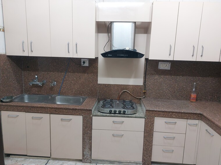 Kitchen, gujranwala town 6 Bedroom 2800 Sq.Ft. Penthouse In Gujranwala Town Delhi 9501328