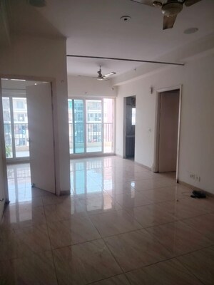 Room in 4 BHK Apartment at Gaur Atulyam, Omicron I Greater Noida – for Rent