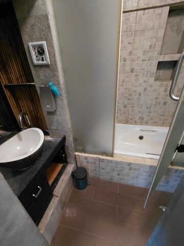 Master Bedroom in 2 BHK Apartment at Beachwood Tower, Andheri West – for Rent