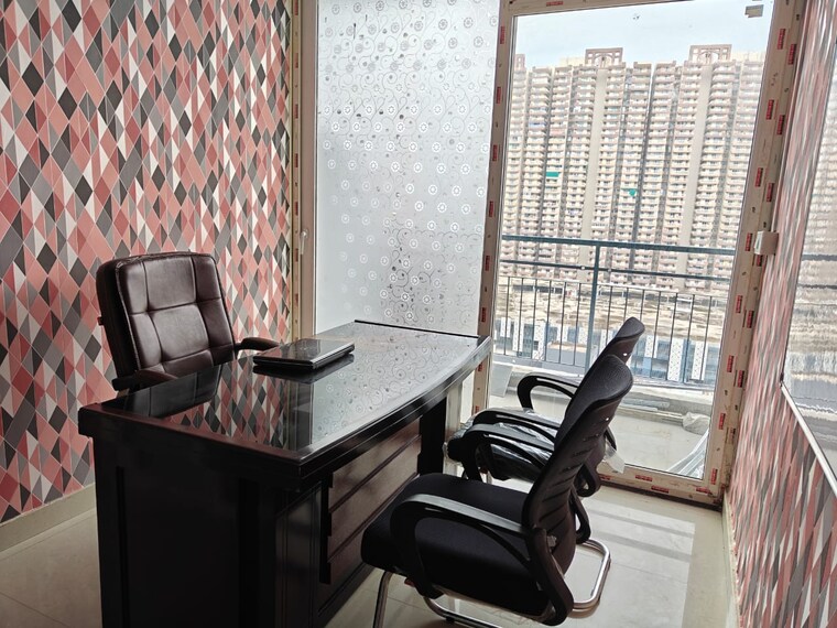 Team Area, gaur-city-center Commercial Office Space 550 Sq.Ft. In Sector 4 Greater Noida Greater Noida 9501487