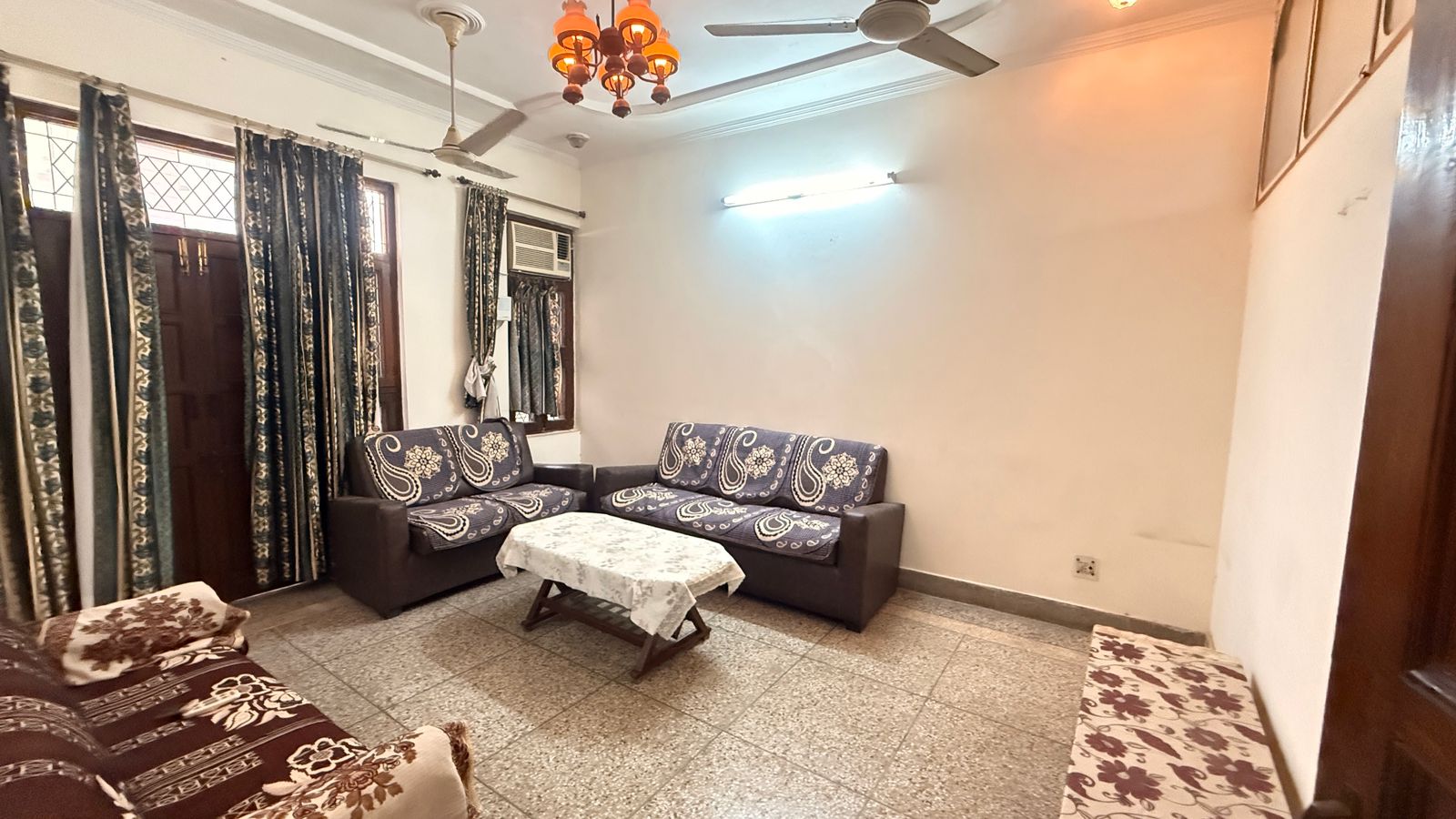 1 BHK Builder Floor For Rent in Saket