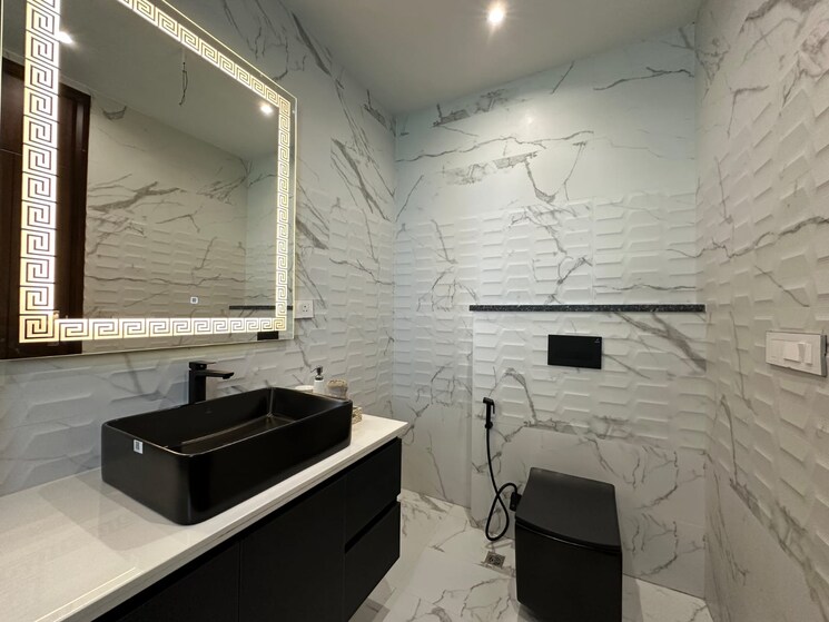 Bathroom, sector 65 3 Bedroom 2412 Sq.Ft. Builder Floor In Sector 65 Gurgaon 9501308
