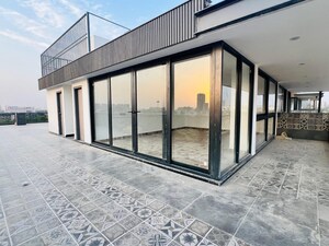 Terrace in 3 BHK Builder Floor at Sector 65 – for Sale