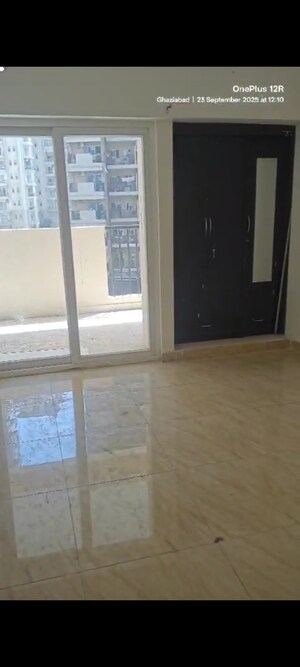 Room in 2 BHK Apartment at Gaur City 2 - 14th Avenue, Sector 16c Greater Noida – for Rent