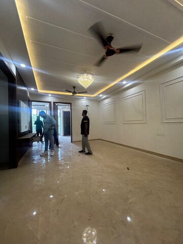 Living Room in 3 BHK Builder Floor at Chattarpur – for Rent