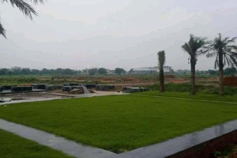 Garden, rof-insignia-park-2  153 Sq.Yd. Plot In Sector 95 Gurgaon 9501417