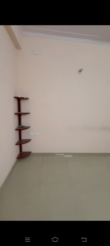 Room in 3 BHK Apartment at Himalaya Pride, Tech Zone 4 Greater Noida – for Rent