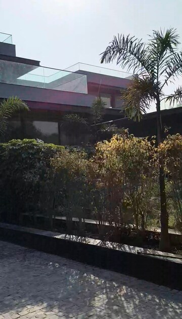 5 BHK Villa For Sale in Chattarpur