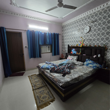 Bedroom in 2.5 BHK Villa at Sector 23a – for Rent