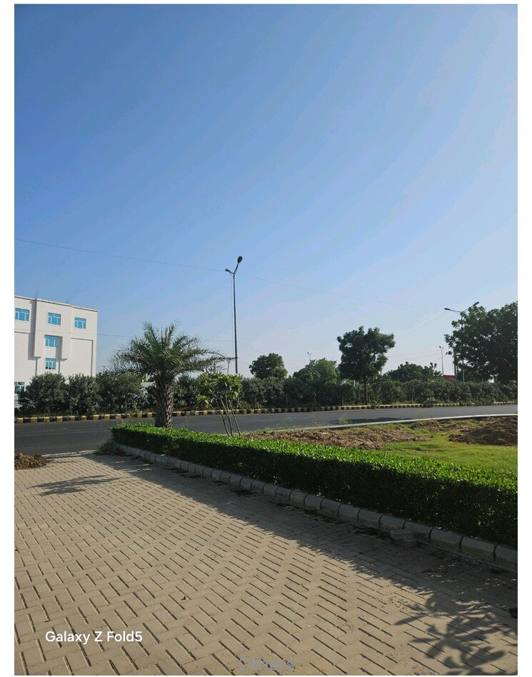 Garden, sbtl-gateway-95  168 Sq.Yd. Plot In Sector 95 Gurgaon 9501474