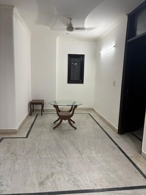Room in 2 BHK Builder Floor at Sector 46 – for Rent