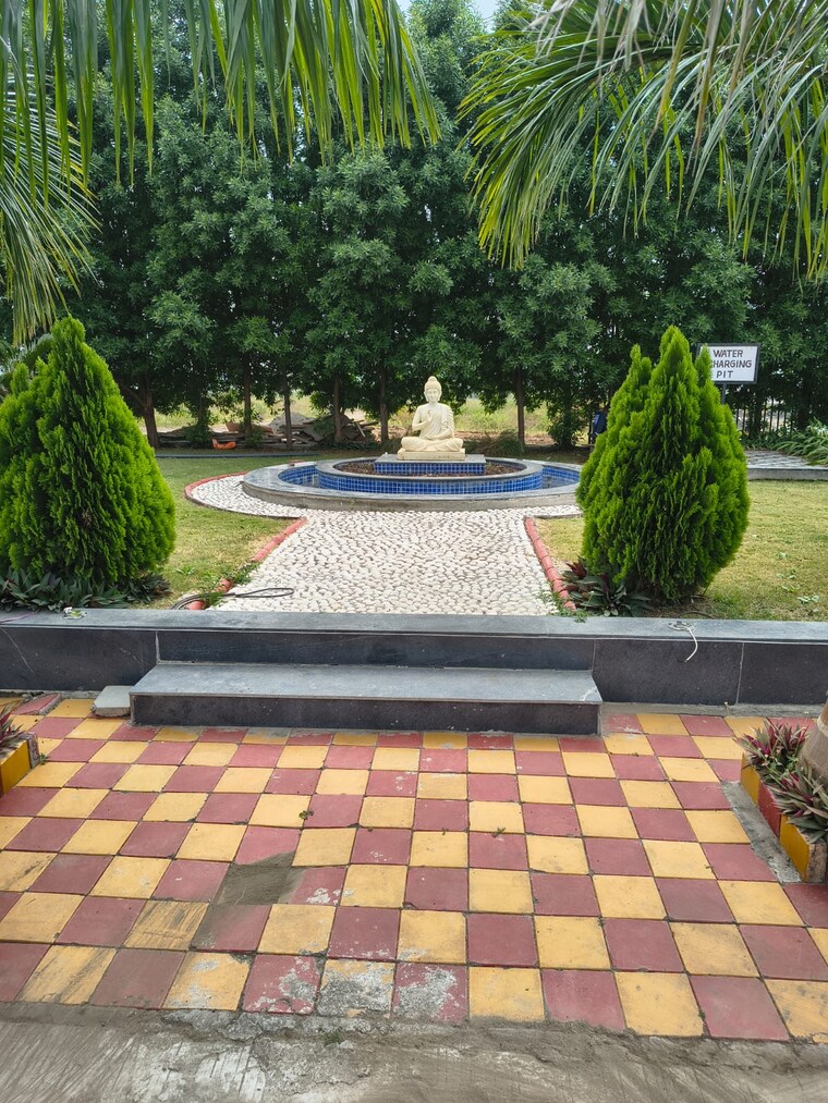 Garden, rau  426 Sq.Yd. Plot In Rau Indore 9501482