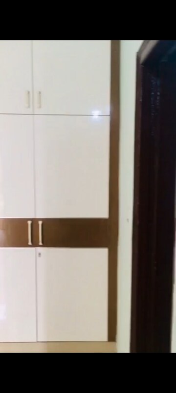 Room in 3 BHK Apartment at Supertech EcoVillage III, Sector 16b Greater Noida – for Rent