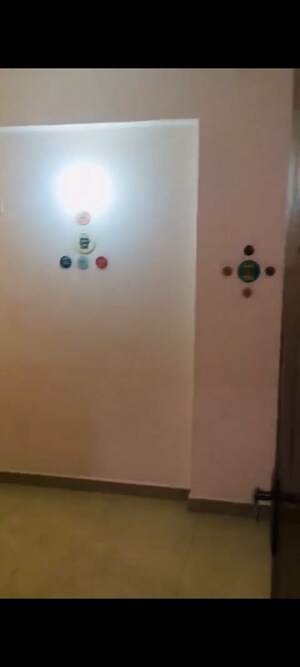 Room in 3 BHK Apartment at Supertech EcoVillage III, Sector 16b Greater Noida – for Rent