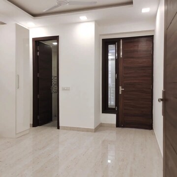 Room in 3 BHK Builder Floor at Chattarpur – for Rent
