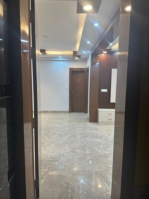 Building Lobby in 3 BHK Builder Floor at Ansal API Esencia, Sector 67 – for Rent
