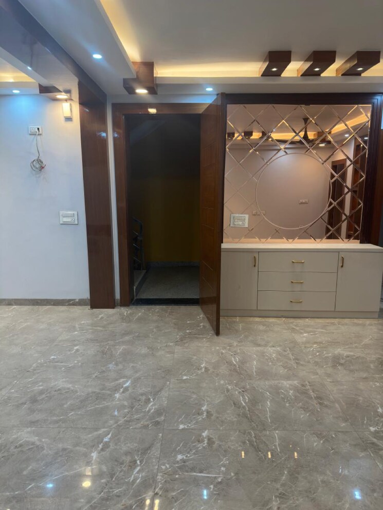 Room, ansal-api-esencia 3 Bedroom 2100 Sq.Ft. Builder Floor In Sector 67 Gurgaon 9501478