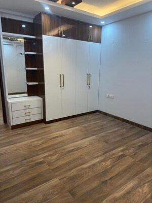 Room in 3 BHK Builder Floor at Ansal API Esencia, Sector 67 – for Rent