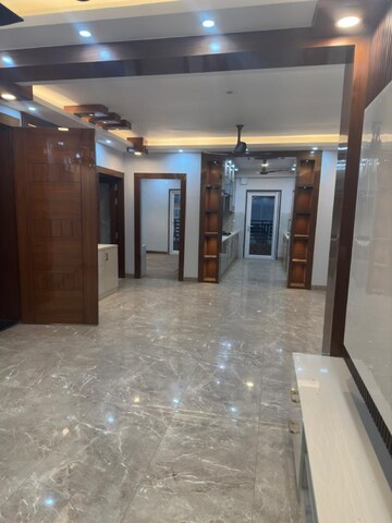 Room in 3 BHK Builder Floor at Ansal API Esencia, Sector 67 – for Rent