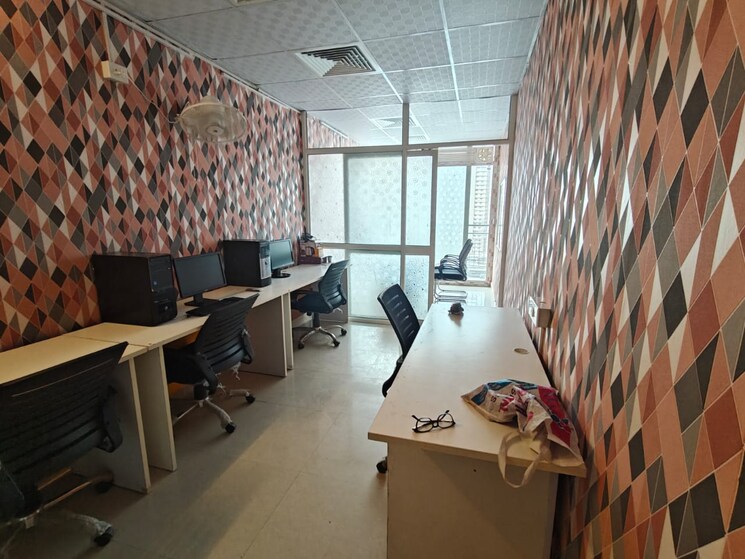 Team Area, gaur-city-center Commercial Office Space 550 Sq.Ft. In Sector 4 Greater Noida Greater Noida 9501510