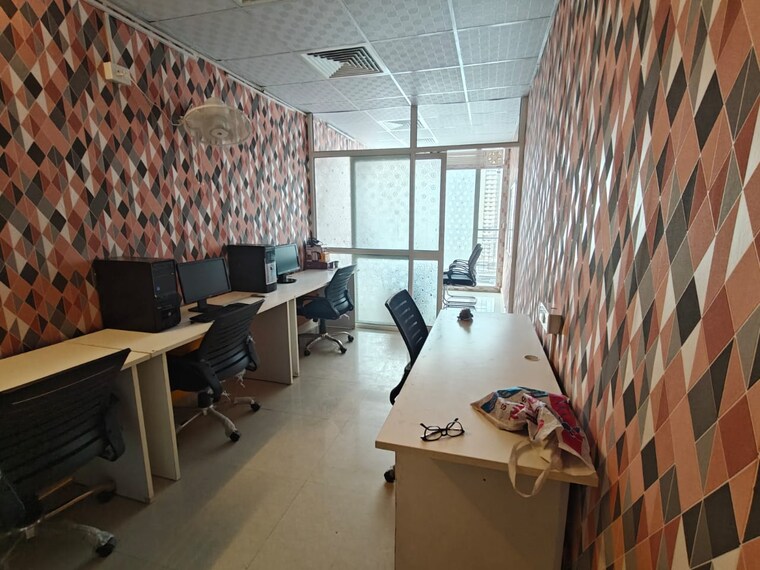 Team Area, gaur-city-center Commercial Office Space 550 Sq.Ft. In Sector 4 Greater Noida Greater Noida 9501510