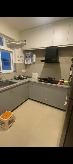 Kitchen in 3.5 BHK Apartment at Prestige Woodland Park, Cooke Town – for Rent