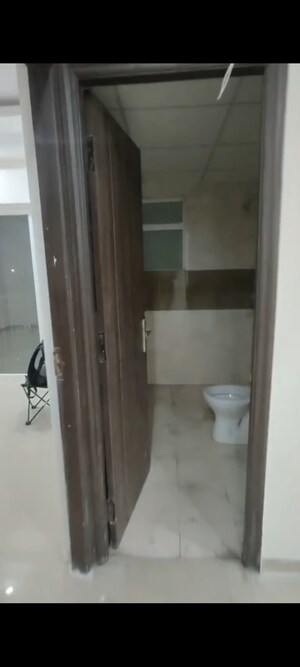 Bathroom in 3 BHK Apartment at Elegant Splendour, Tech Zone 4 Greater Noida – for Rent