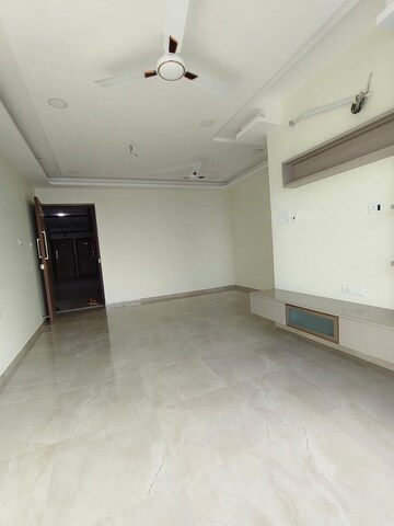 Living Room in 2 BHK Apartment at Malad West – for Rent
