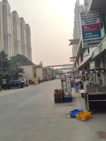  Shop For Sale in Amrapali Golf Homes, Sector 4 Greater Noida