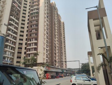  Shop – Exterior View View at Amrapali Golf Homes, Sector 4 Greater Noida - for Sale