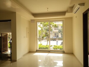Furnished Amenities in 3 BHK Builder Floor at BPTP Parkland Pride, Sector 77 – for Sale