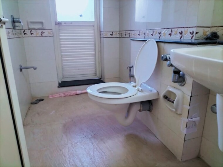 Bathroom, k-raheja-heights 1 Bedroom 600 Sq.Ft. Apartment In Malad East Mumbai 9501595