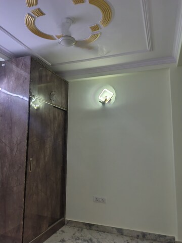 Furnished Amenities in 2 BHK Builder Floor at Savitri Nagar – for Rent