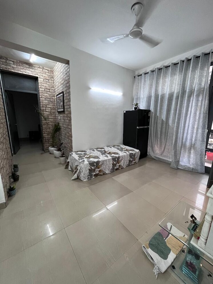 Living Room, surya-towers-zirakpur 3 Bedroom 1500 Sq.Ft. Apartment In Lohgarh Zirakpur 9501650