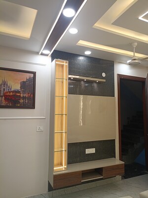 Furnished Amenities in 3 BHK Builder Floor at Mohan Garden – for Sale