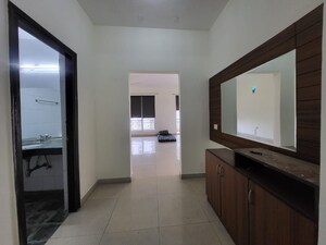 Room in 3 BHK Apartment at Central Park II-Bellevue, Sector 48 – for Rent