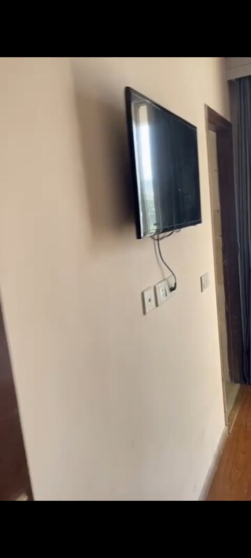  2 BHK Apartment at Amrapali Golf Homes, Sector 4 Greater Noida – for Rent