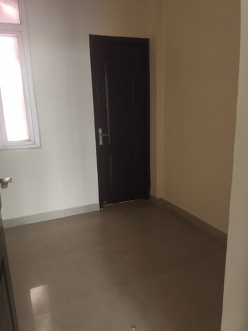 Room in 2.5 BHK Apartment at Sikka Karmic Greens, Sector 78 – for Rent