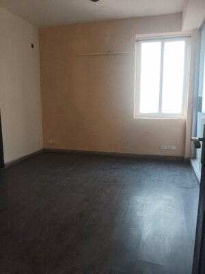 Room in 2.5 BHK Apartment at Sikka Karmic Greens, Sector 78 – for Rent