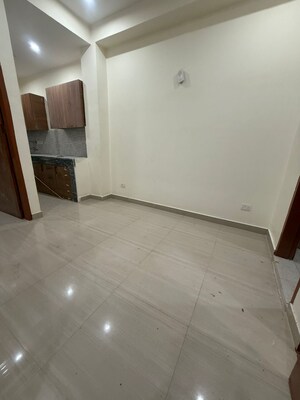 Room in 1 BHK Builder Floor at Sector 22 – for Rent