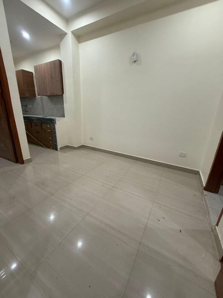 Room, sector 22 1 Bedroom 515 Sq.Ft. Builder Floor In Sector 22 Gurgaon 9502173