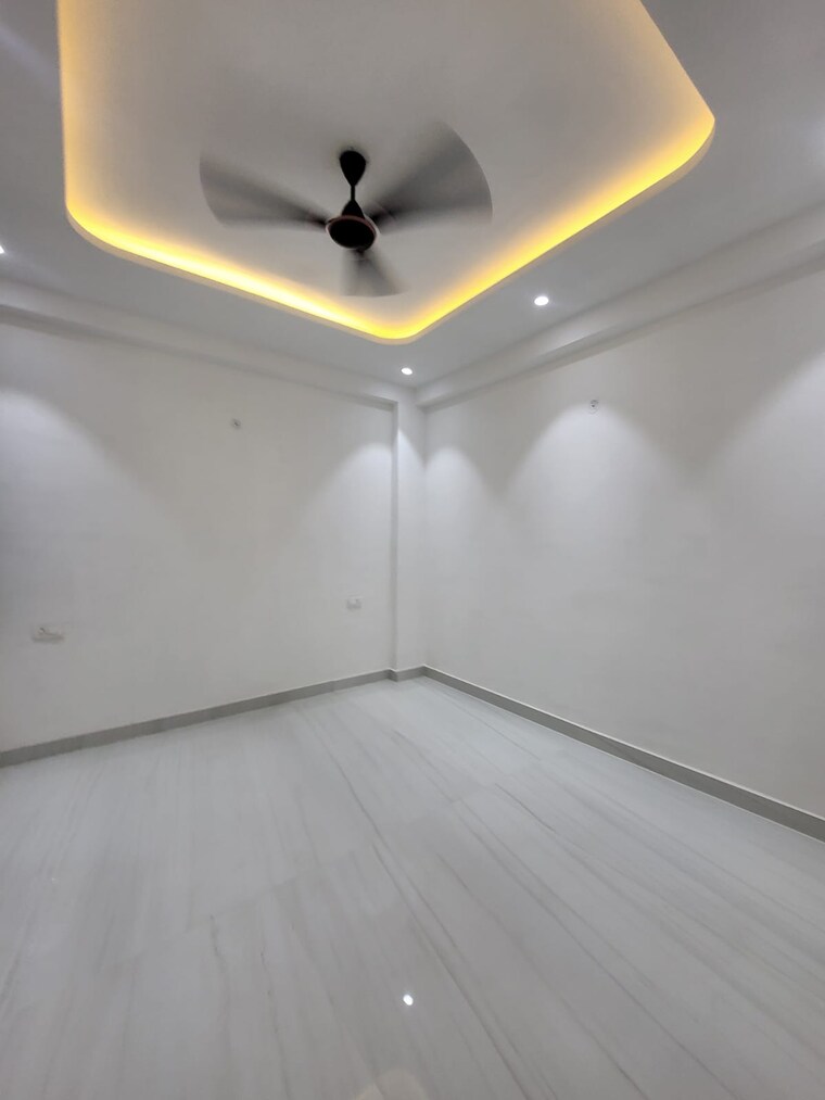 Room, green fields colony 4 Bedroom 2300 Sq.Ft. Builder Floor In Green Fields Colony Faridabad 9501760