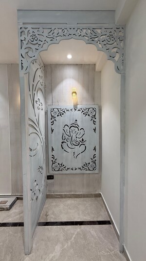 Building Lobby in 4 BHK Builder Floor at Green Fields Colony – for Rent