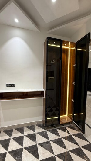 Furnished Amenities in 4 BHK Builder Floor at Green Fields Colony – for Rent