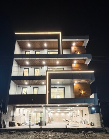 4 BHK Builder Floor – Exterior View View at Green Fields Colony - for Rent