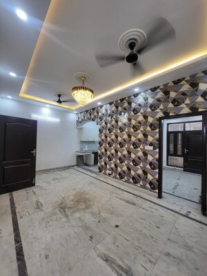 Room in 3 BHK Builder Floor at Green Fields Colony – for Sale