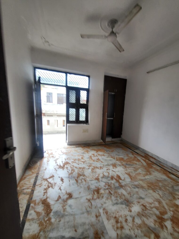Bedroom, green fields colony 3 Bedroom 1800 Sq.Ft. Builder Floor In Green Fields Colony Faridabad 9501798